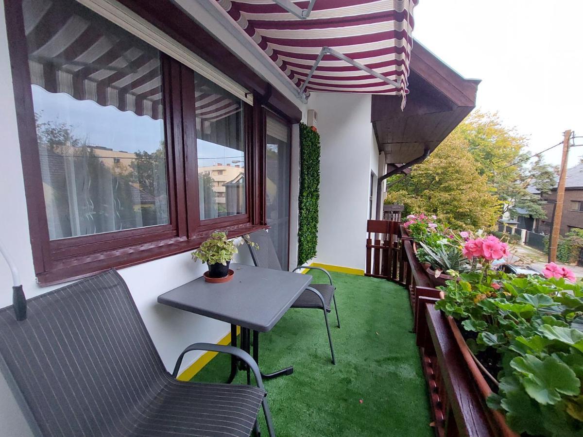 Summer House Emeleti Szoba Debrecen Exterior foto